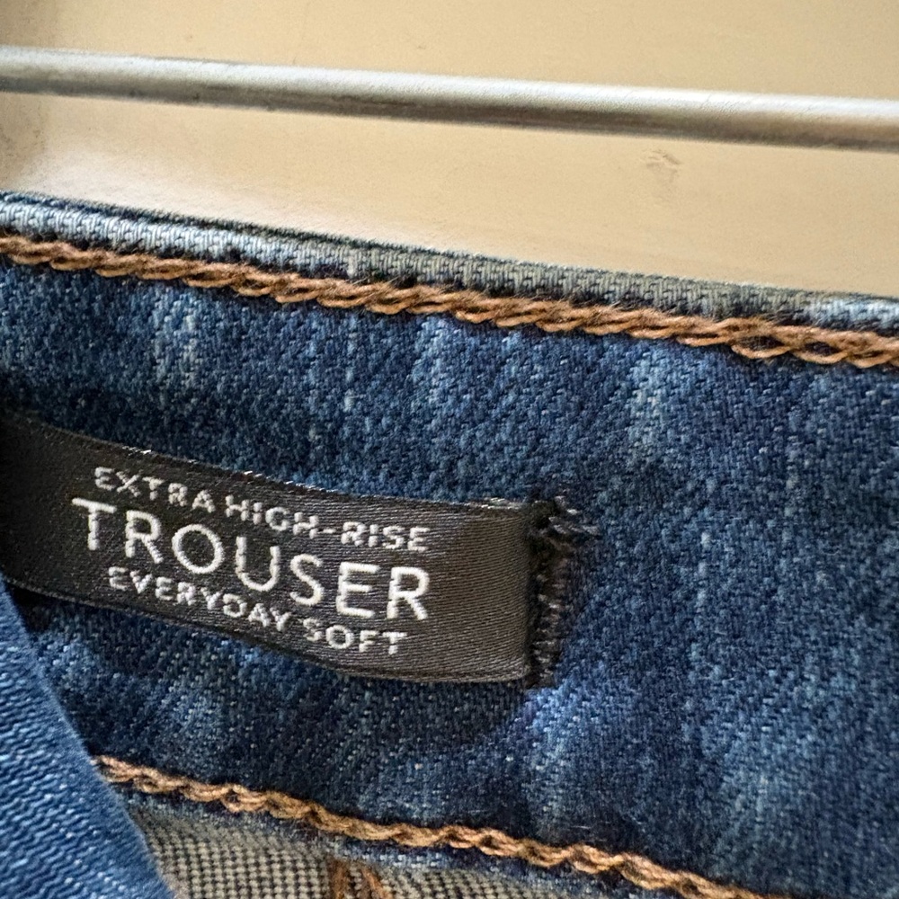 White House black market extra high rise Blue Jeans trouser style euc size 6 - Picture 4 of 4